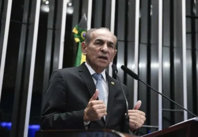 Marcelo Castro afirma que disputa ao Senado em 2026 será definida pelo segundo voto
