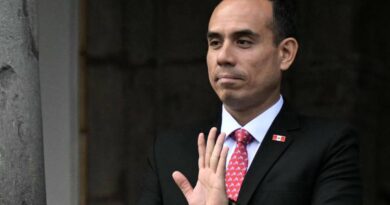 Congresso destitui presidente interino José Jerí após denúncias de encontros suspeitos no Peru