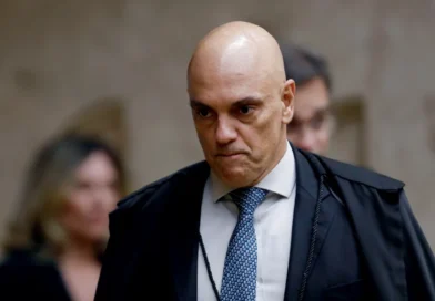 Vídeo que circula nas redes cita Alexandre de Moraes em suposta conversa sobre algoritmo eleitoral