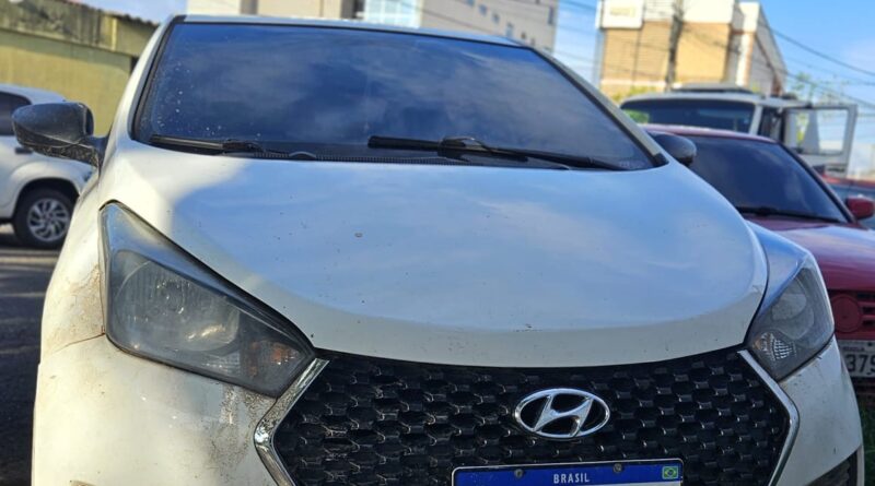 PRF apreende carro clonado e detém motorista na BR-343; veículo havia sido roubado em SP