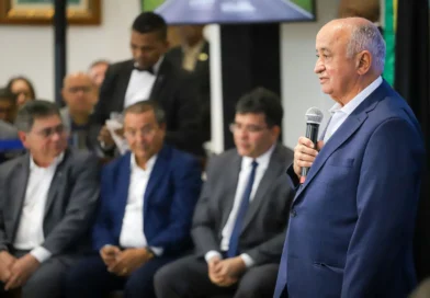 Deputado Julio César acompanha assinatura de ordem de serviço para pavimentação da BR-235 no Piauí