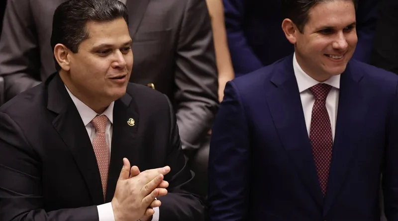 Congresso condiciona votação de veto que pode beneficiar Bolsonaro a acordo sobre CPI do Banco Master