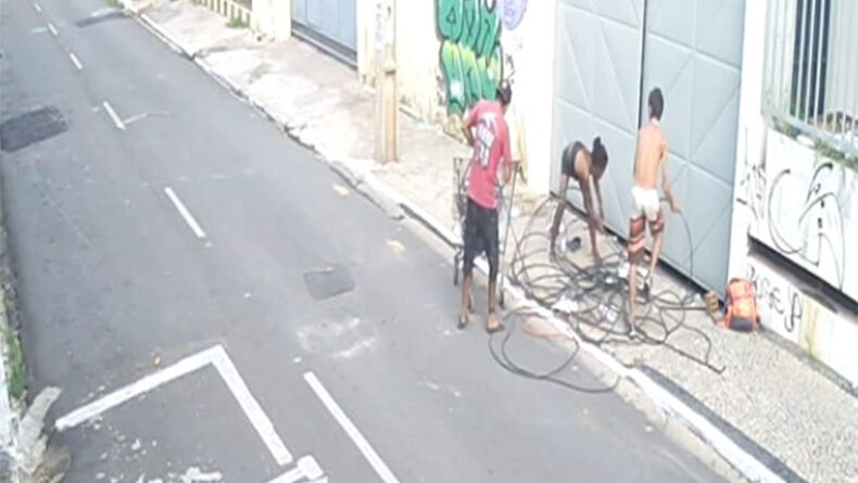 Polícia prende casal suspeito de furtar fiação e R$ 3 mil de agência do Banco do Brasil em Teresina