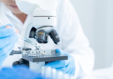 Cientistas descobrem molécula que desacelera crescimento de células cancerígenas