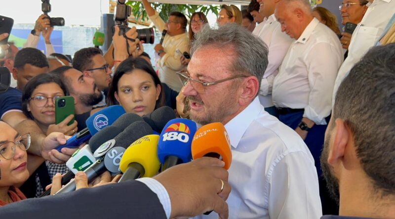 Wilson Martins destaca força do PSD para chapa federal e admite parceria com MDB em tom descontraído