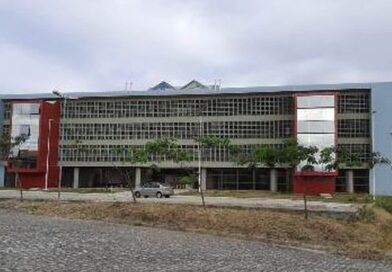 Justiça suspende curso de medicina da UFPE voltado a sem-terra e quilombolas