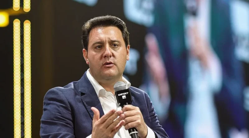 Ratinho Junior desiste de disputar Presidência e decide concluir mandato no Paraná