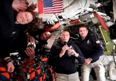 Astronautas da missão Artemis II relatam impacto emocional e dizem ainda não ter assimilado viagem à Lua