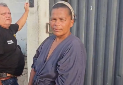 MULHER É PRESA APÓS FURTAR DOIS CELULARES NA CENTRAL DE FLAGRANTES E TROCÁ-LOS POR CRACK EM TERESINA