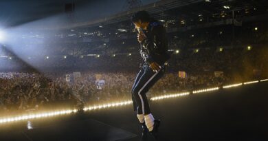 Filme sobre Michael Jackson estreia e reacende debates sobre legado do Rei do Pop