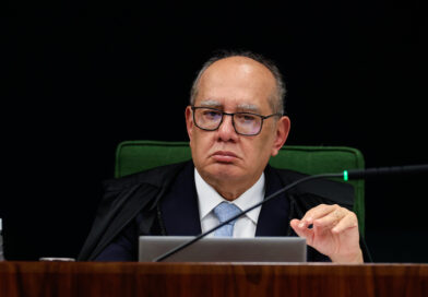 Investigação envolvendo servidores da Receita e contratos com a CBF colocam Gilmar Mendes no centro de questionamentos
