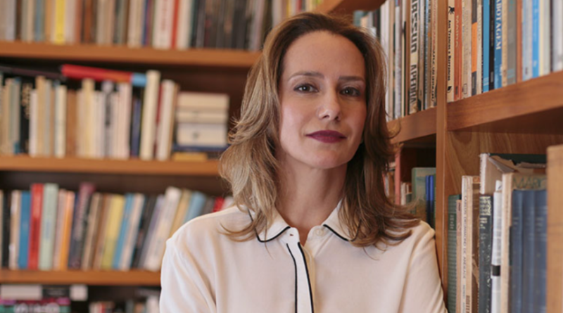 Contratos em Maricá envolvendo instituto ligado a Carol Proner geram questionamentos