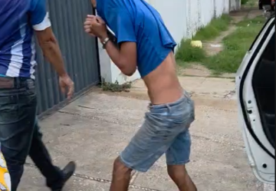 ACUSADO DE ROUBO É PRESO PELO DECAP APÓS FAMILIARES TENTAREM IMPEDIR SUA PRISÃO EM PALMEIRAS