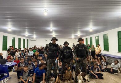 Palestra do GOC leva prevenção às drogas e cidadania a alunos de escola municipal