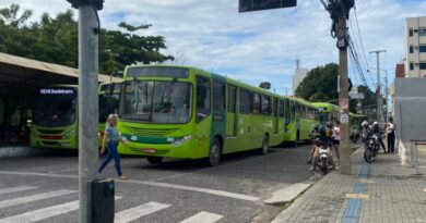 SINDICATO PARALISA ÔNIBUS EM TERESINA E AMEAÇA GREVE GERAL ATÉ 25 DE MAIO