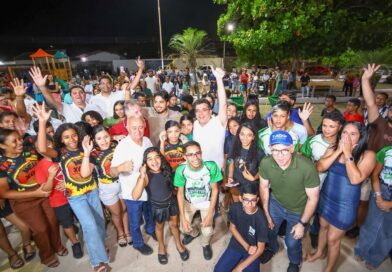Rafael Fonteles inaugura brinquedopraça em Cristino Castro e visita primeiro aterro sanitário licenciado do Sul do Piauí
