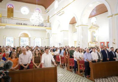 Rafael Fonteles celebra 41 anos com missa em Teresina e pede doações para instituições sociais