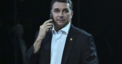 PF conclui análise de mensagens envolvendo Flávio Bolsonaro e não encontra indícios de crime
