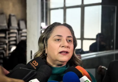 Presidente da FMS de Teresina aparece como sócia-administradora de empresa privada