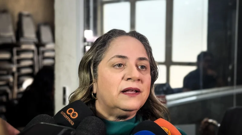 Presidente da FMS de Teresina aparece como sócia-administradora de empresa privada