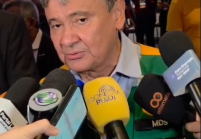 WELLINGTON DIAS DIZ QUE BOLSA FAMÍLIA NÃO É CORTADO APÓS CARTEIRA ASSINADA E AFIRMA QUE “BENEFICIÁRIO SÓ SAI DO BOLSA FAMÍLIA QUANDO DEIXA A POBREZA”