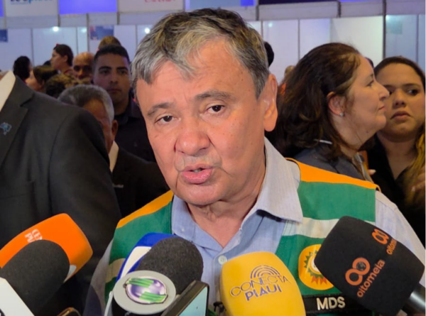 WELLINGTON DIAS DIZ QUE AÇÃO JUDICIAL IMPEDIU CONCLUSÃO DO PORTO DE LUÍS CORREIA