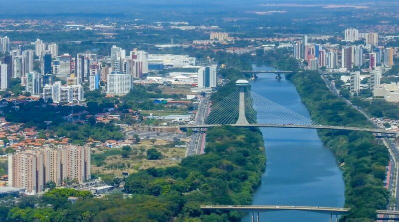 Teresina tem 12 pontos de lentidão no trânsito e horários de pico se concentram no início da manhã, ao meio-dia e no fim da tarde