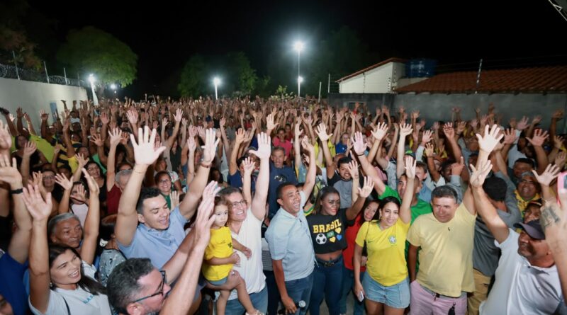 Joel Rodrigues é recebido por grande público em Curimatá durante agenda no Sul do Piauí