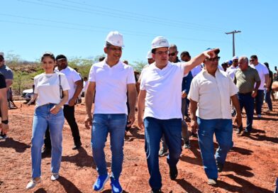 Rafael Fonteles acompanha obras de pavimentação em João Costa e destaca investimentos em infraestrutura