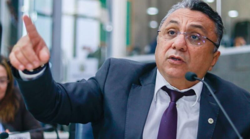 “NÃO FAÇO POLÍTICA COM PALHAÇADA”, DISPARA DUDU EM RESPOSTA À ELOGIO DA VEREADORA TERESINHA MEDEIROS