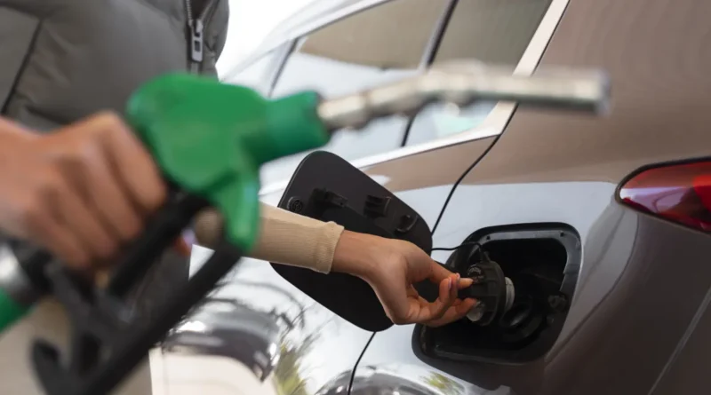 Geraldo Alckmin comemora aumento do etanol na gasolina; medida gera preocupação com impacto para motoristas