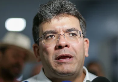 Rafael Fonteles estuda reduzir expediente de servidores no jogo do Brasil pelas oitavas da Copa