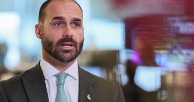 Eduardo Bolsonaro cita operações contra facções na América do Sul e questiona política de segurança do governo Lula