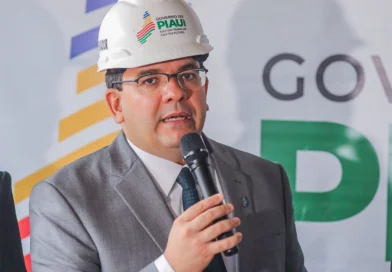 Governador inaugura trecho da PI-115 e acompanha obras em municípios do Território dos Carnaubais