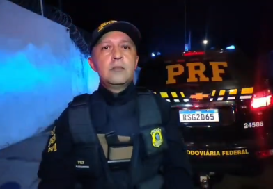 MOTORISTA EMBRIAGADO É PRESO APÓS JOGAR CARRO CONTRA AGENTE DA PRF NA BR-343