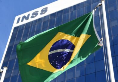 Peritos do INSS são afastados e o Atestmed volta ao centro das discussões.