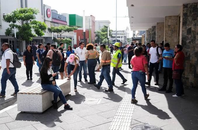 Terremoto de magnitude 7,3 atinge sul do México e provoca alerta de tsunami
