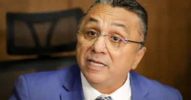 DUDU DIZ QUE PEDRO ALCÂNTARA DEVERIA PRIORIZAR PROBLEMAS DE TERESINA E SUGERE “QUE ELE PROCURE UM PSIQUIATRA”