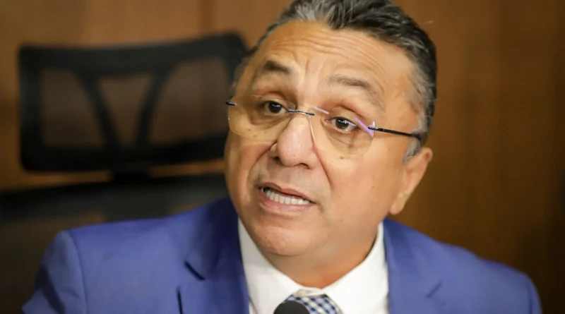 DUDU DIZ QUE PEDRO ALCÂNTARA DEVERIA PRIORIZAR PROBLEMAS DE TERESINA E SUGERE “QUE ELE PROCURE UM PSIQUIATRA”