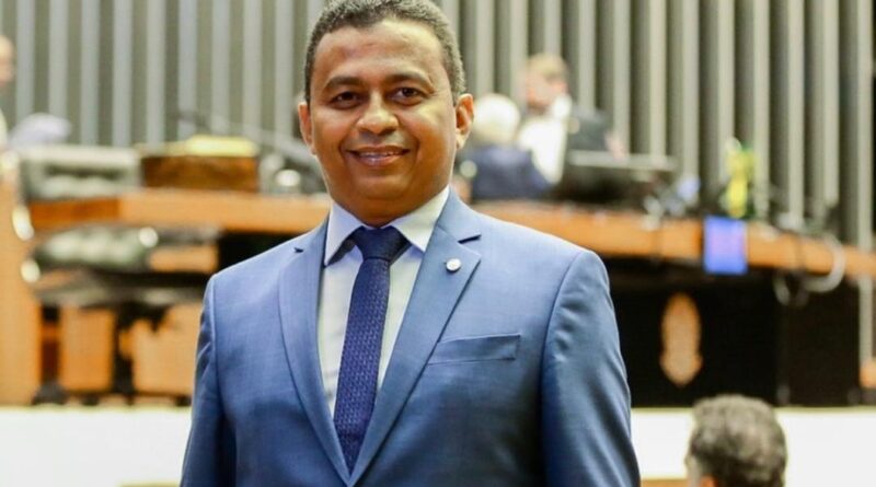 Deputado Dr. Francisco participa da entrega de moradias e vistoria obras de abastecimento de água em Pio IX
