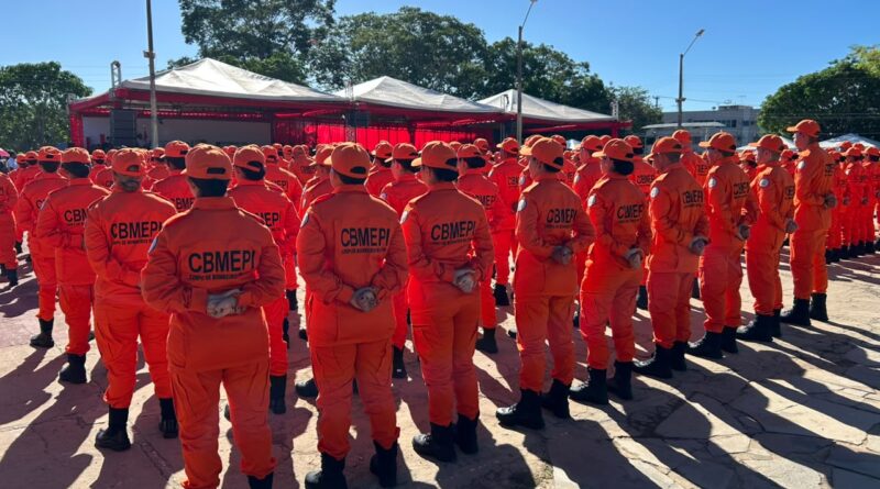 Corpo de Bombeiros do Piauí forma mais de 200 soldados, promove militares e recebe novas viaturas