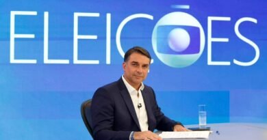 Flávio Bolsonaro defende financiamento privado de filme sobre trajetória de Jair Bolsonaro