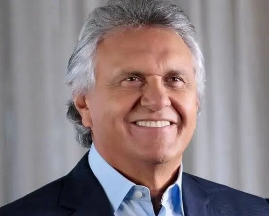 CAIADO IGUALA POLÊMICAS ENVOLVENDO FILHOS DE LULA E JAIR BOLSONARO E DISPARA: “É LADRÃO”