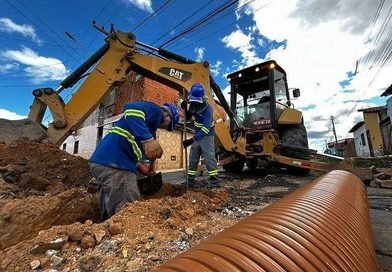 Obras de esgotamento sanitário alteram trânsito em ruas da zona Norte de Teresina
