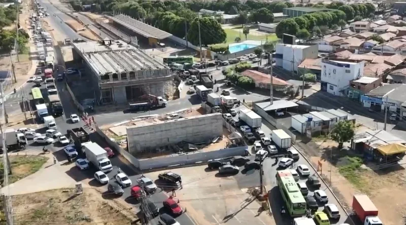Desvio na entrada do Dirceu provoca congestionamento na zona Sudeste de Teresina