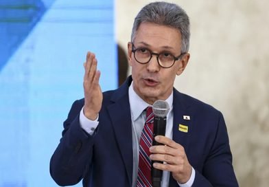 Zema reafirma candidatura e diz que seguirá na disputa presidencial até o fim