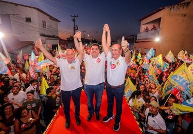 Rafael Fonteles destaca investimentos e alianças políticas durante agenda em Oeiras