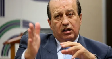Ministro do TCU alerta para risco de dificuldades no pagamento de aposentadorias e aponta déficit bilionário na Previdência