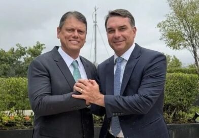 TARCÍSIO CRITICA DECISÃO DE ZANIN QUE PRORROGOU HORÁRIO DE VOTAÇÃO
