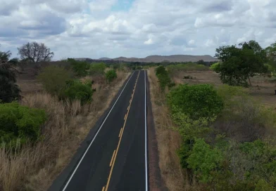 Recuperação da PI-239 entre Cajazeiras do Piauí e Arraial entra na fase final